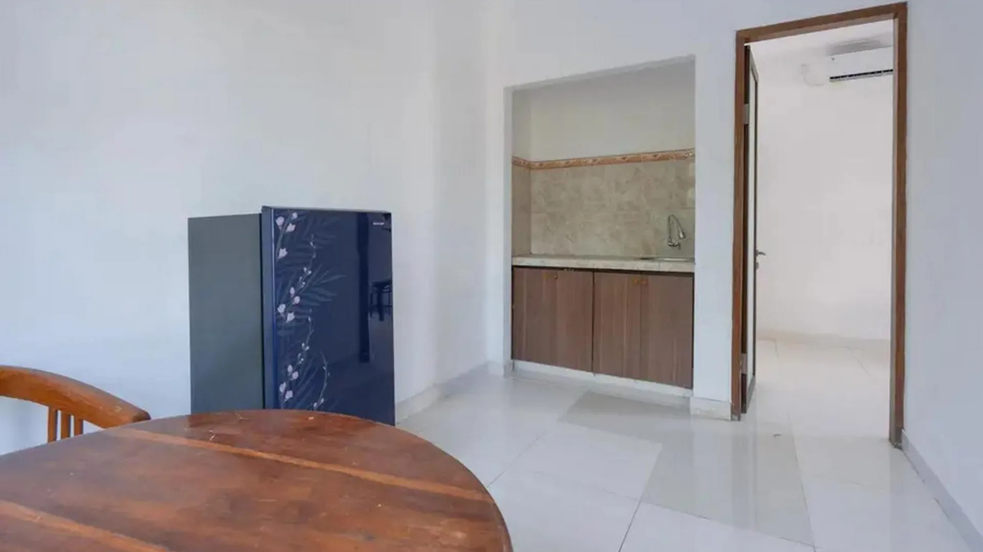 Ceria Guesthouse Seminyak Mitra Reddoorz 2*,