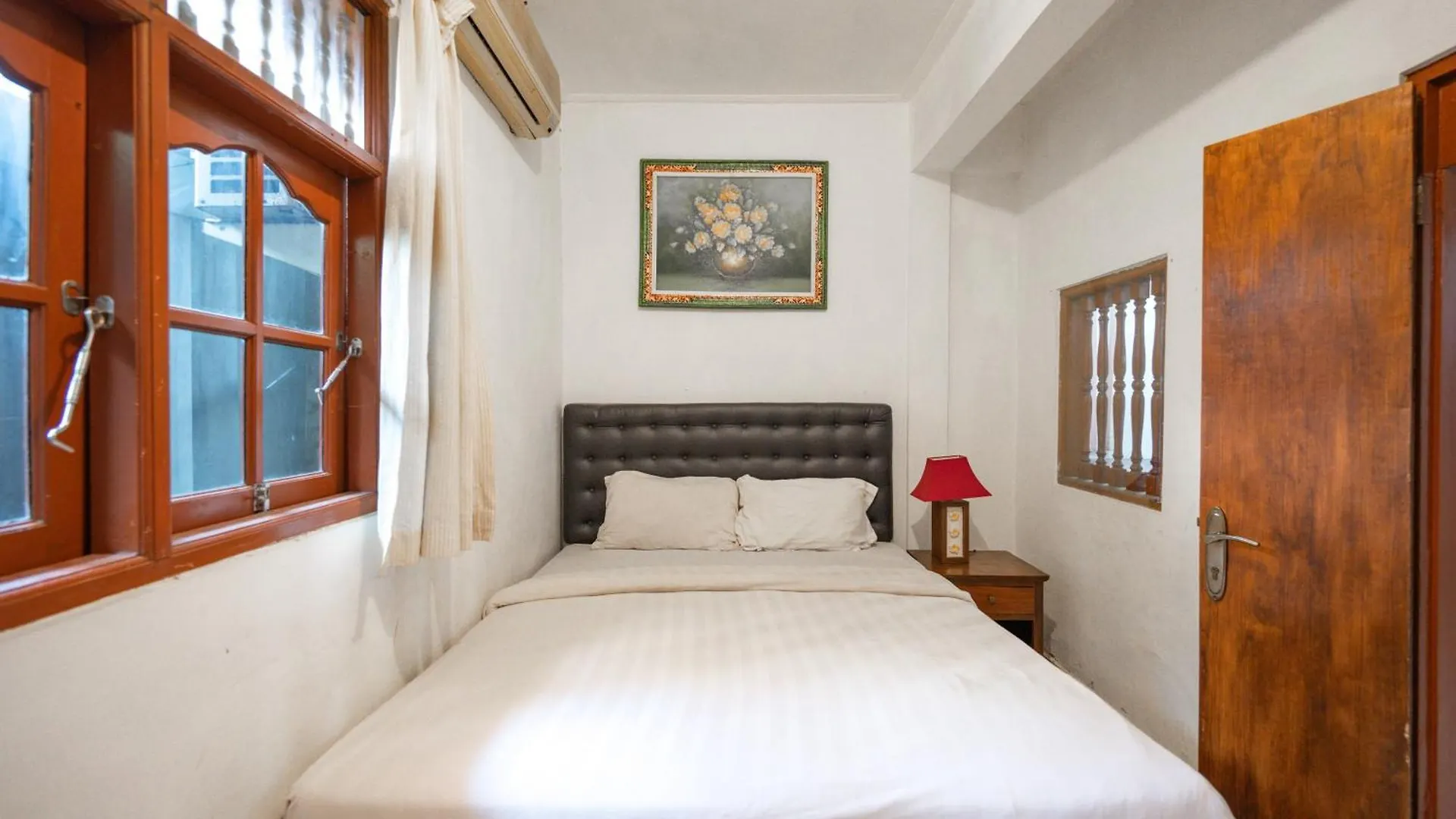 ** Hotel Ceria Guesthouse Seminyak Mitra Reddoorz Indonesia