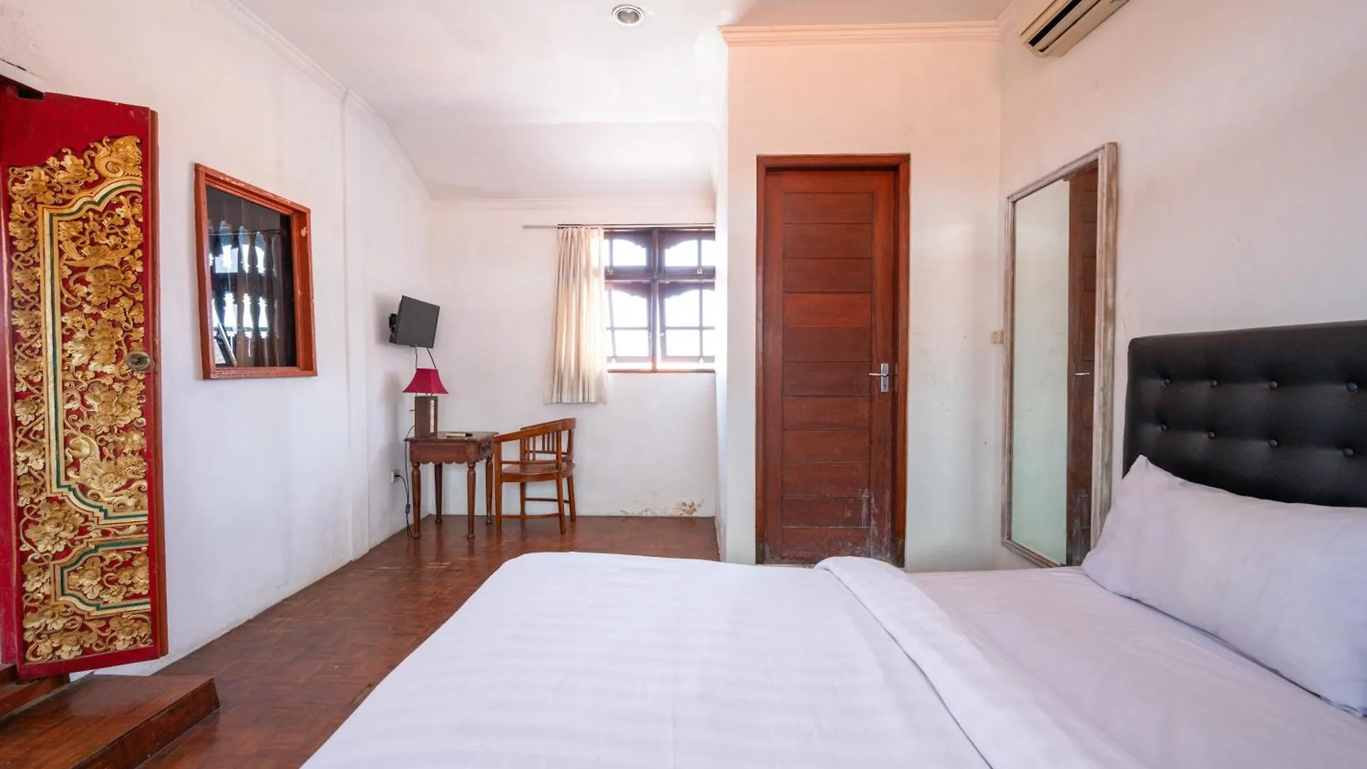 Ceria Guesthouse Seminyak Mitra Reddoorz