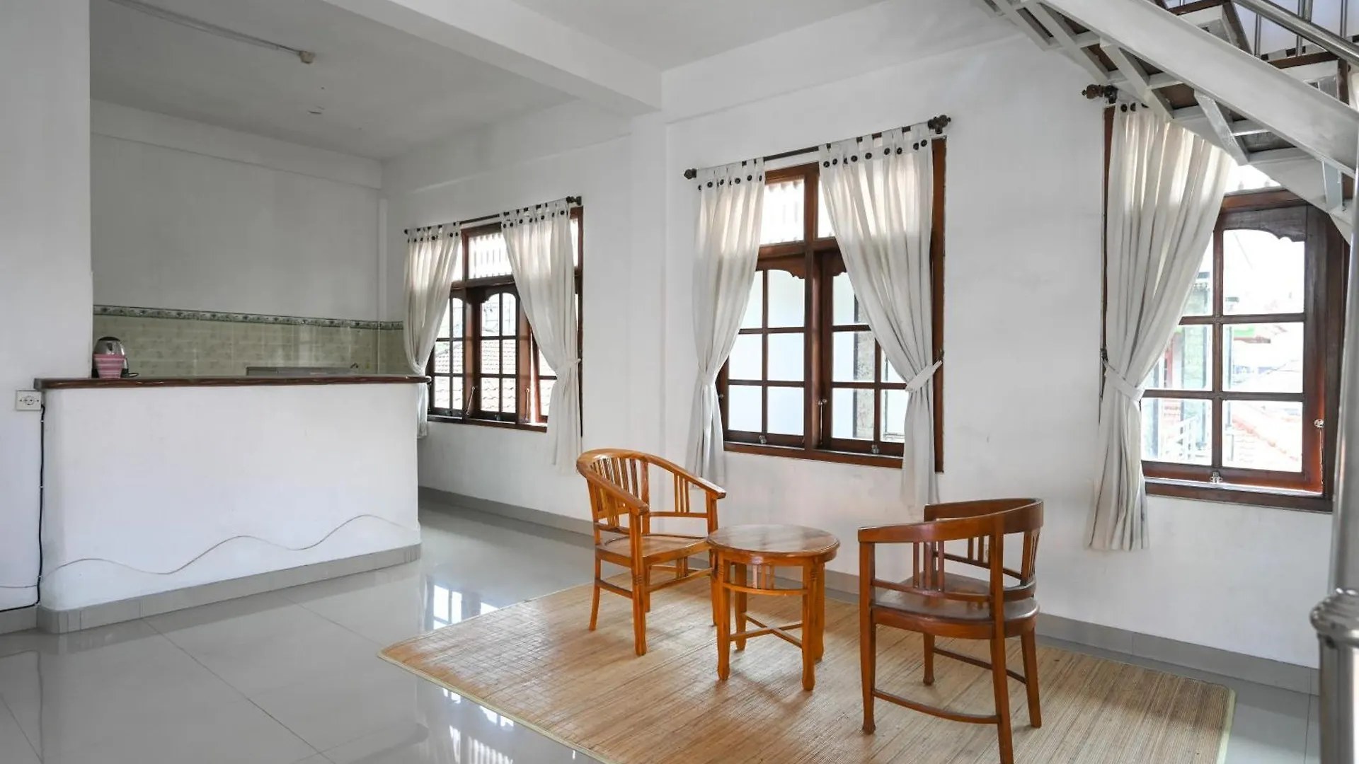 Ceria Guesthouse Seminyak Mitra Reddoorz