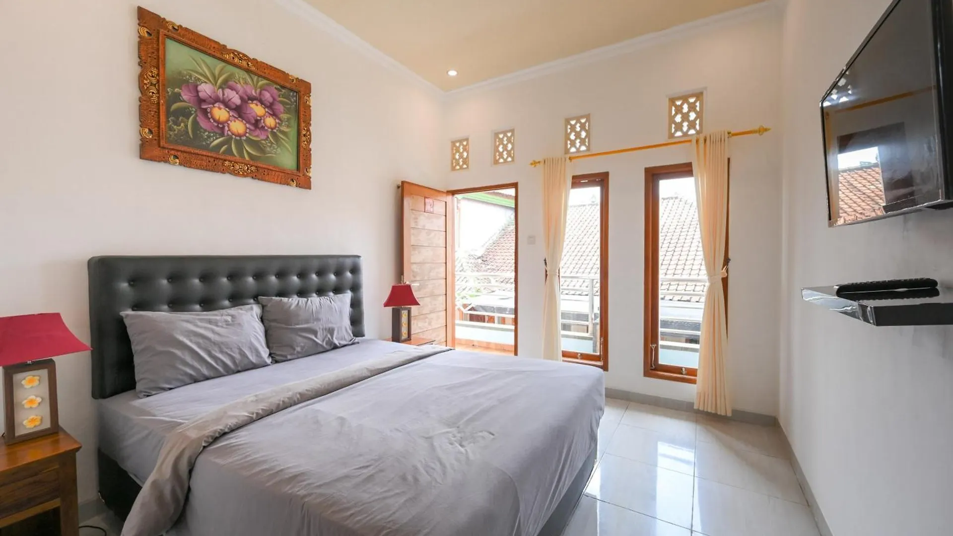 Hotel Ceria Guesthouse Seminyak Mitra Reddoorz